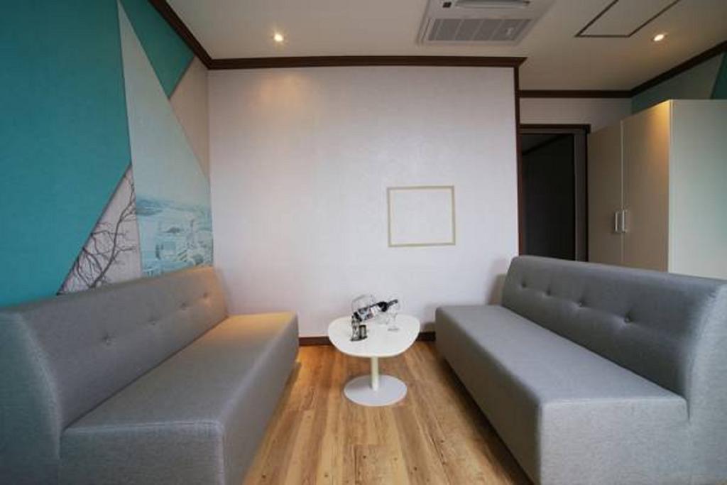 Seongsan Aqua Beach Hotel Seogwipo Exterior photo