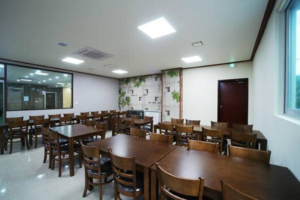 Seongsan Aqua Beach Hotel Seogwipo Exterior photo